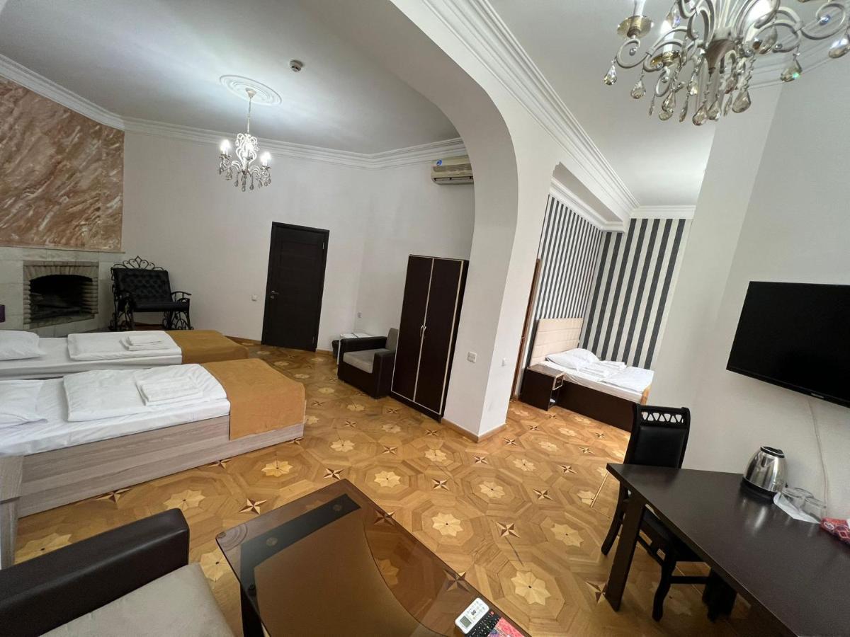 Olive Hotel Erivan Dış mekan fotoğraf